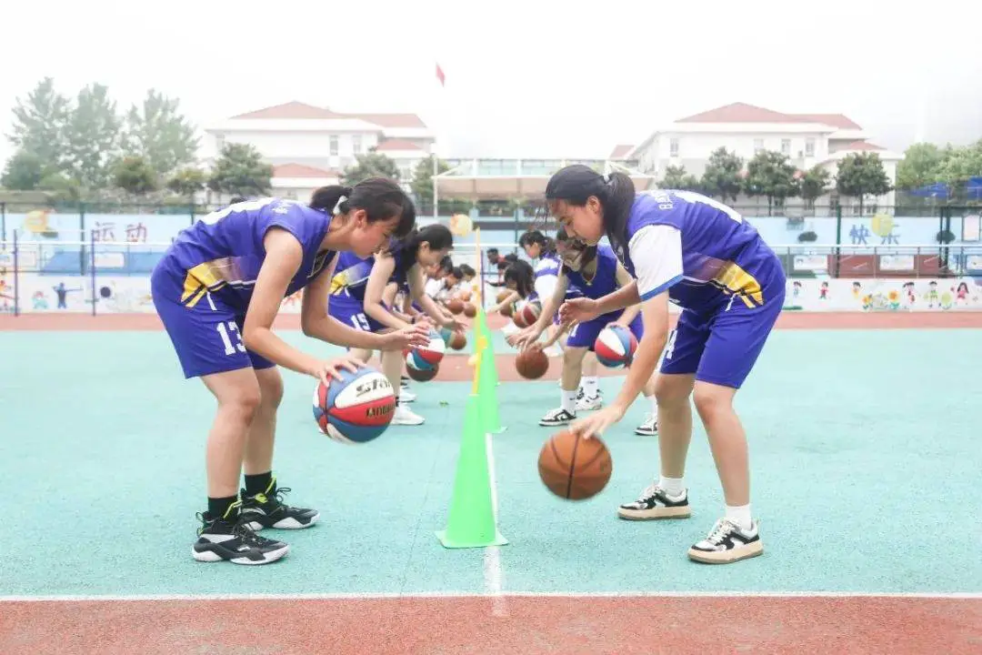 大学篮球运动员的耐力训练方案是什么?_0